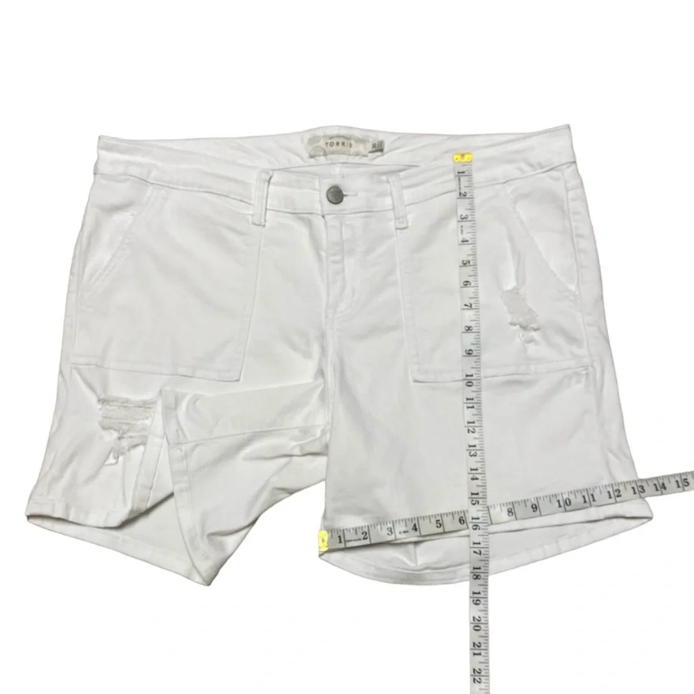 Torrid Jean Shorts Women’s 20 White Denim Distressed Casual Plus Size